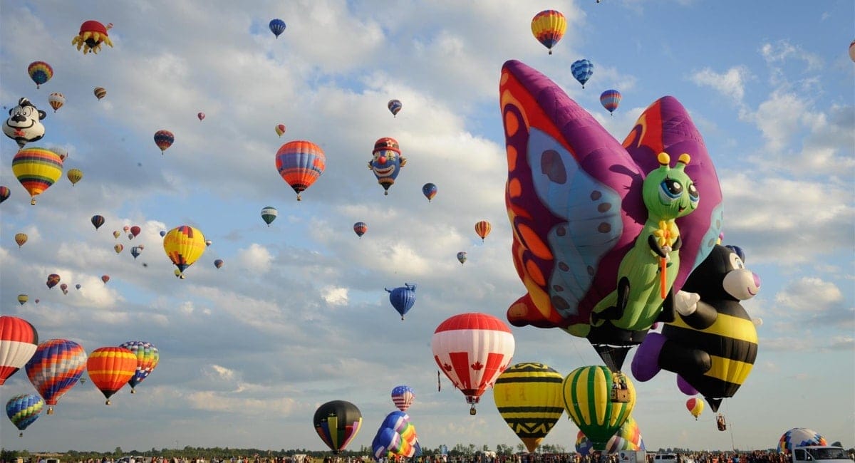 Wat is er mis buis Advertentie International Balloon Festival | New York by Rail