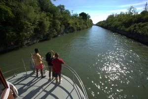 niagara falls erie canal cruise